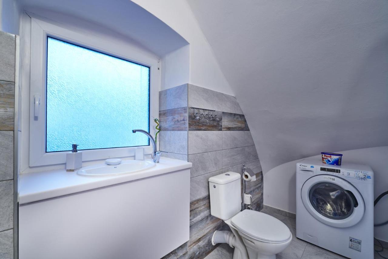 Apartman Bb Centrum Banska Bystrica Luaran gambar