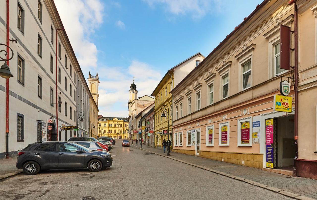 Apartman Bb Centrum Banska Bystrica Luaran gambar