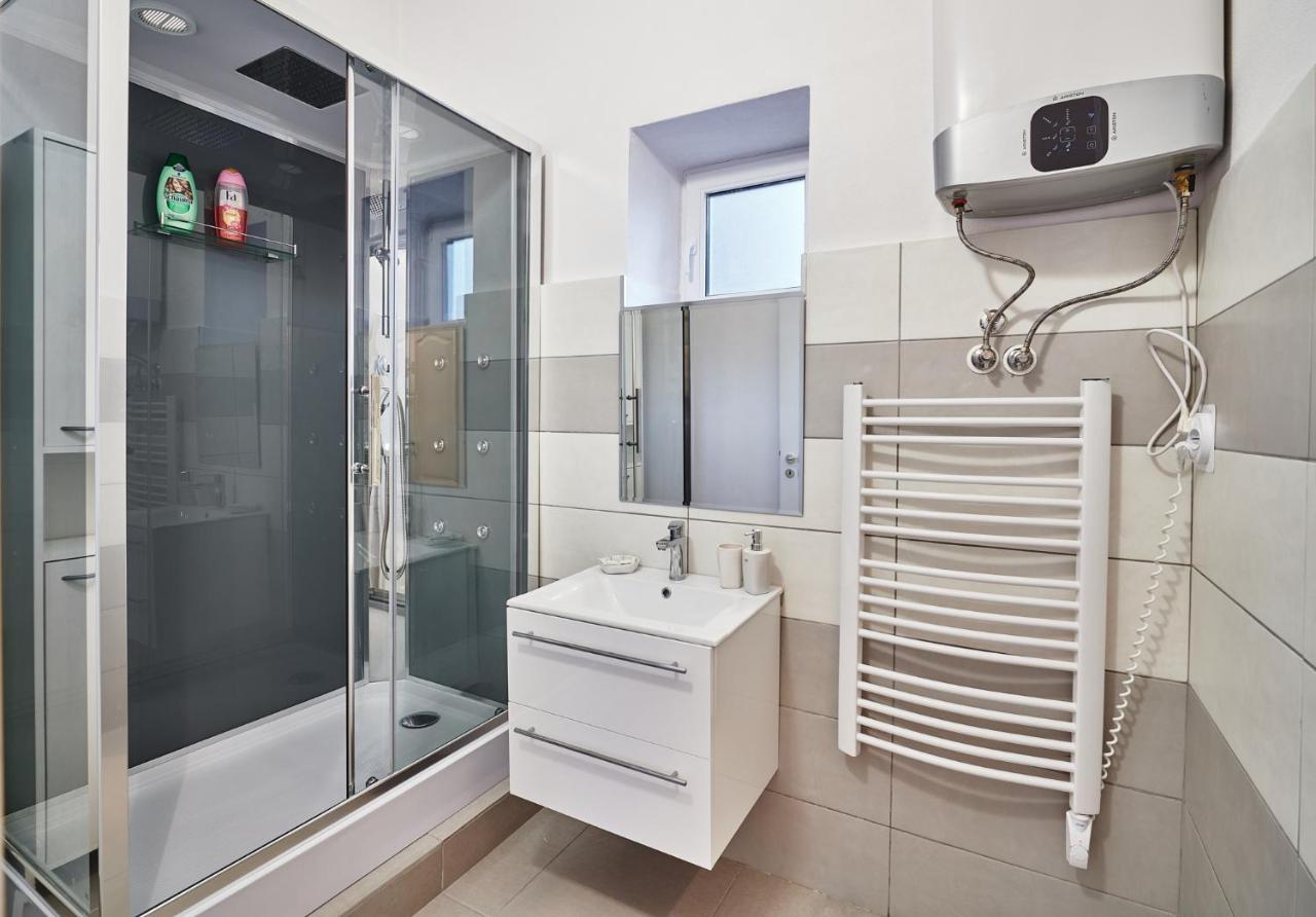 Apartman Bb Centrum Banska Bystrica Luaran gambar