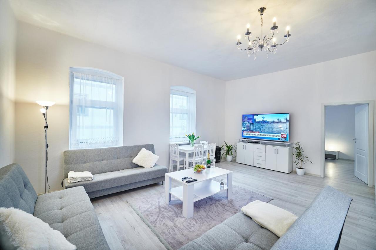 Apartman Bb Centrum Banska Bystrica Luaran gambar